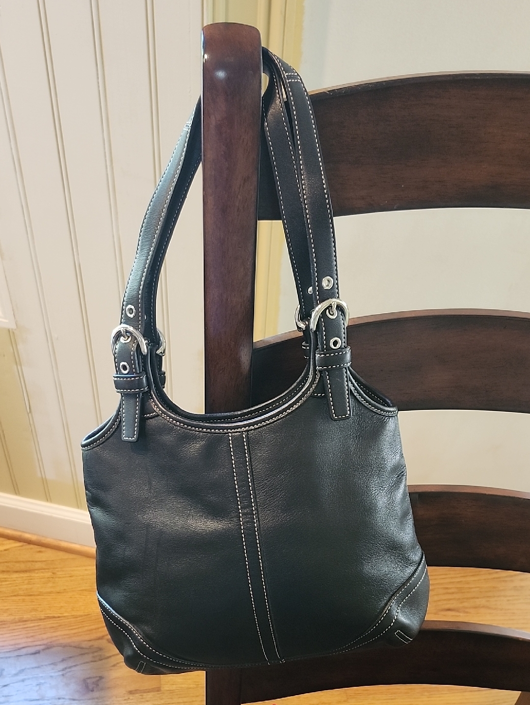 Coach Black Leather Shoulder Bag - Elegant Everyday Tote